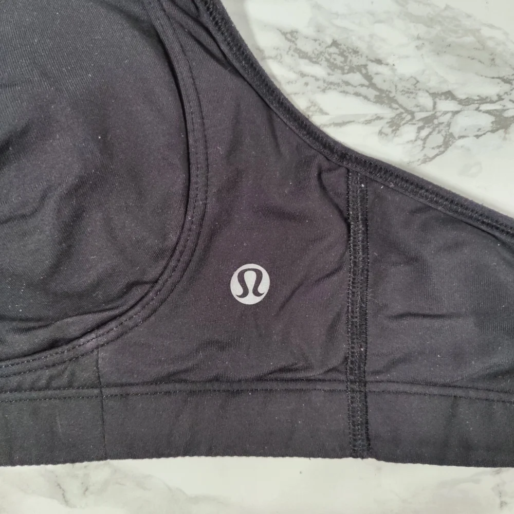 Lululemon Ta Ta Tamer II Black Sports Bra Size 32C - Picture 6 of 11